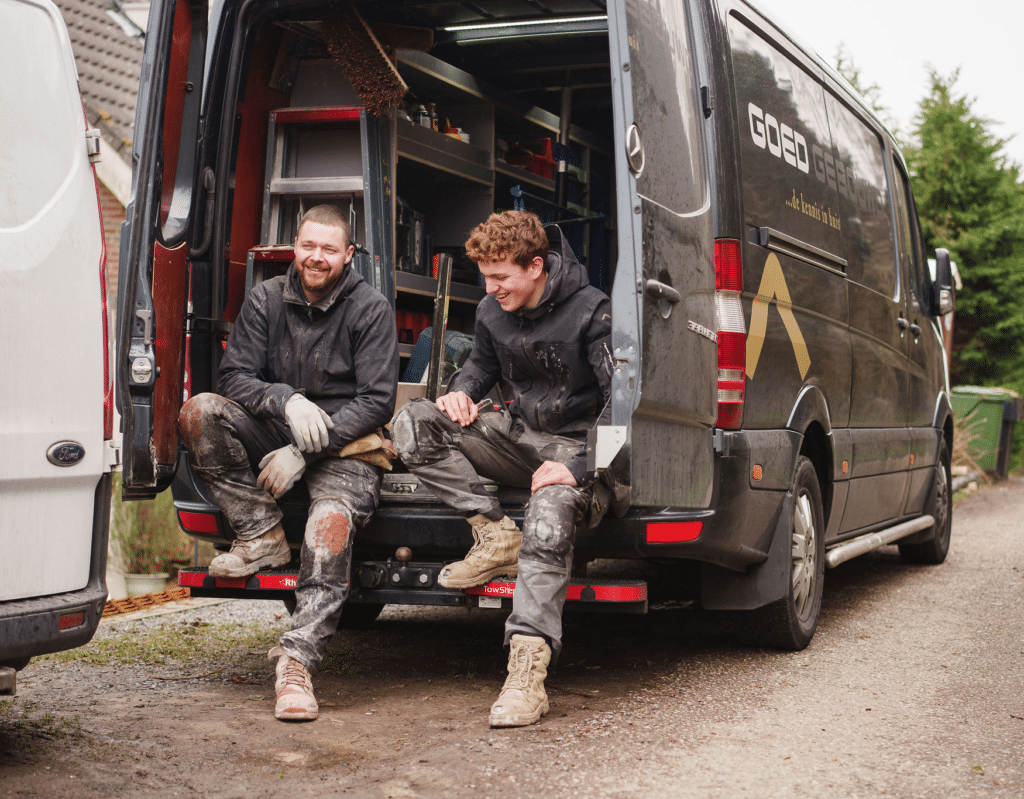 Samenwerken in DEDDO, collega's in de werkbus